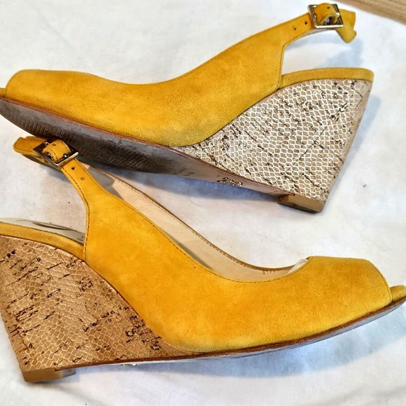 Italian made Vero Cuoio Signature Suede open toe slingback wedges size 5.5 - Picture 7 of 9